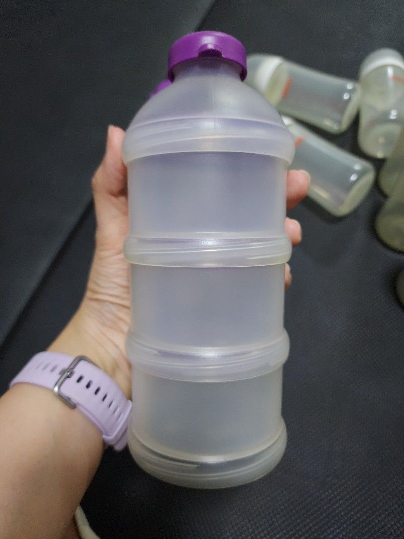 Nuk multi section portion milk powder storage (Category: Food Organization & Storage) located in Manila. Submitted by iiivvvyyy02127 (Listing ID 1464687345, Image 1). Description: 400 each.