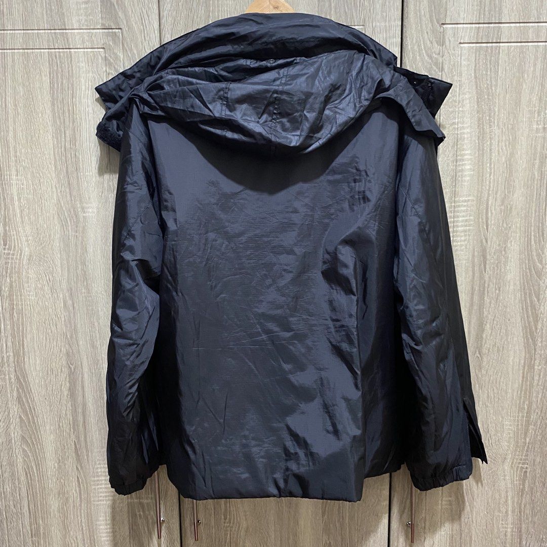 Nylon jacket (Category: Coats, Jackets and Outerwear) located in Manila. Submitted by saint.m (Listing ID 1464636341, Image 2). Description: Size: M on tag Length: 28 Width: 25.8 .