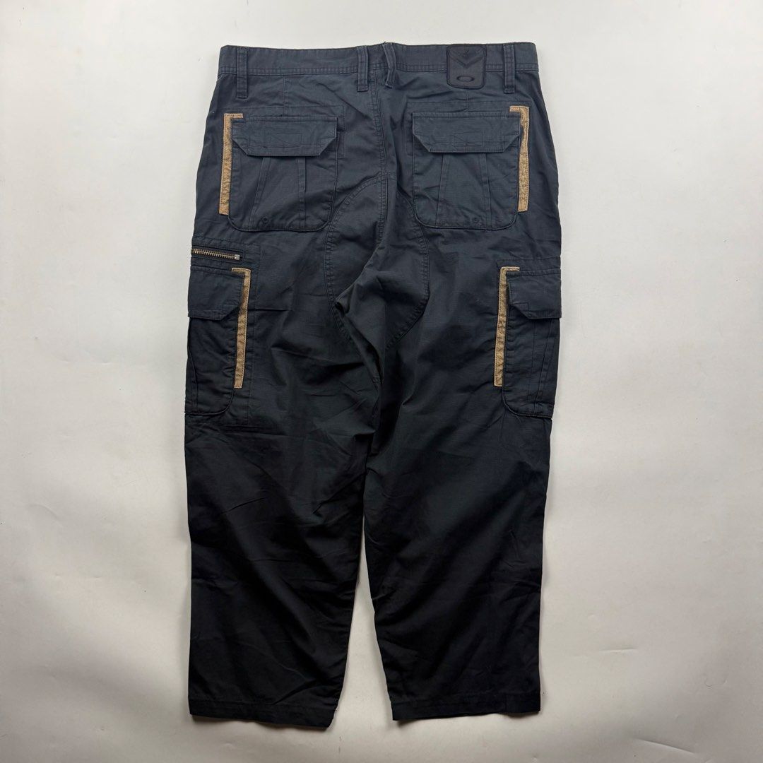 Oakley Cargo Pants (Category: Jeans) located in Manila. Submitted by jademax (Listing ID 1464733454, Image 2). Description: Size 34 Waist: 17.5” Inseam: 25.5” Leg Opening: 8.5” Front Rise: 12.5”.