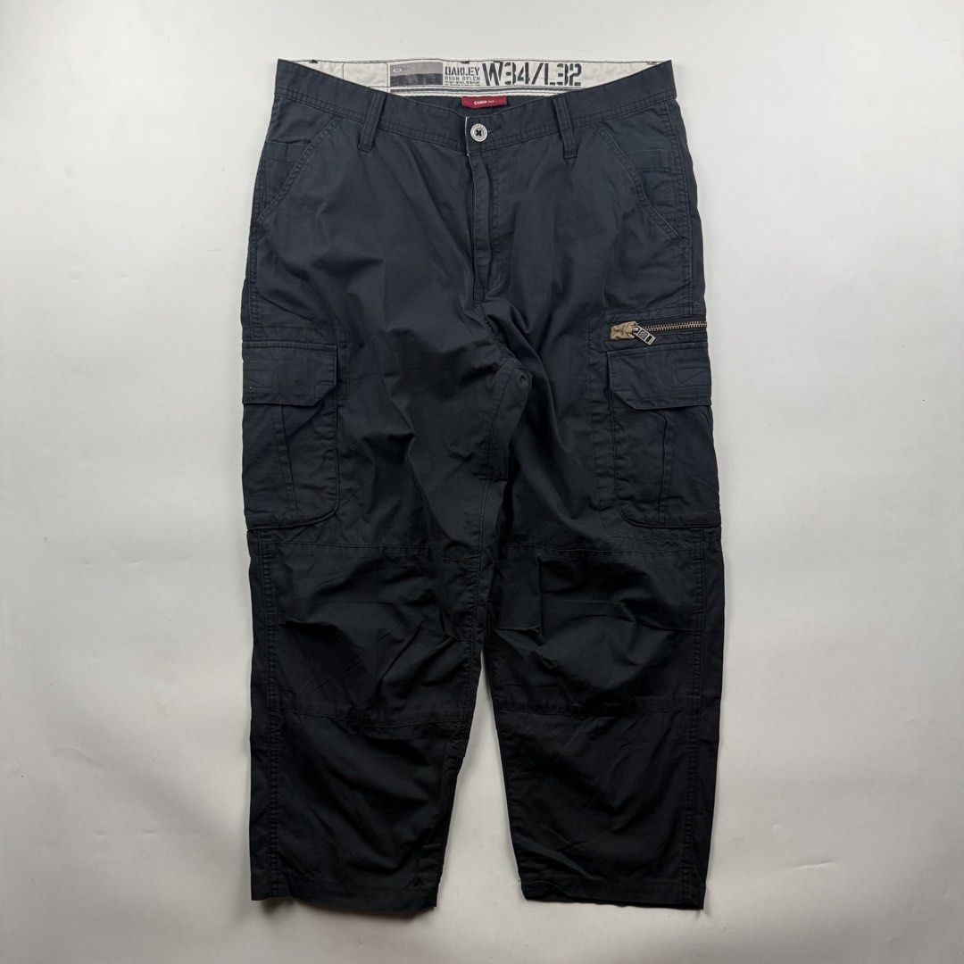 Oakley Cargo Pants (Category: Jeans) located in Manila. Submitted by jademax (Listing ID 1464733454, Image 1). Description: Size 34 Waist: 17.5” Inseam: 25.5” Leg Opening: 8.5” Front Rise: 12.5”.