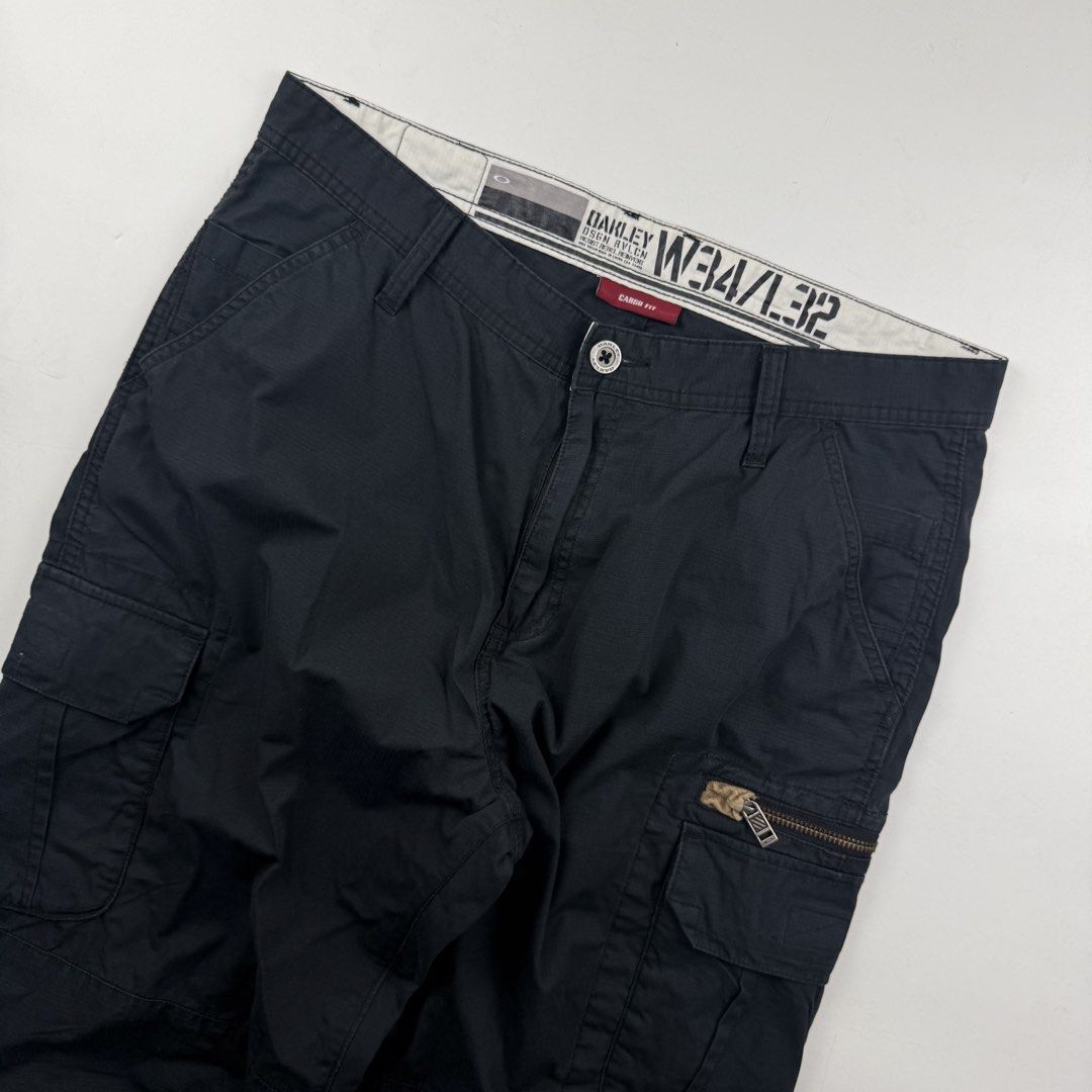 Oakley Cargo Pants (Category: Jeans) located in Manila. Submitted by jademax (Listing ID 1464733454, Image 3). Description: Size 34 Waist: 17.5” Inseam: 25.5” Leg Opening: 8.5” Front Rise: 12.5”.