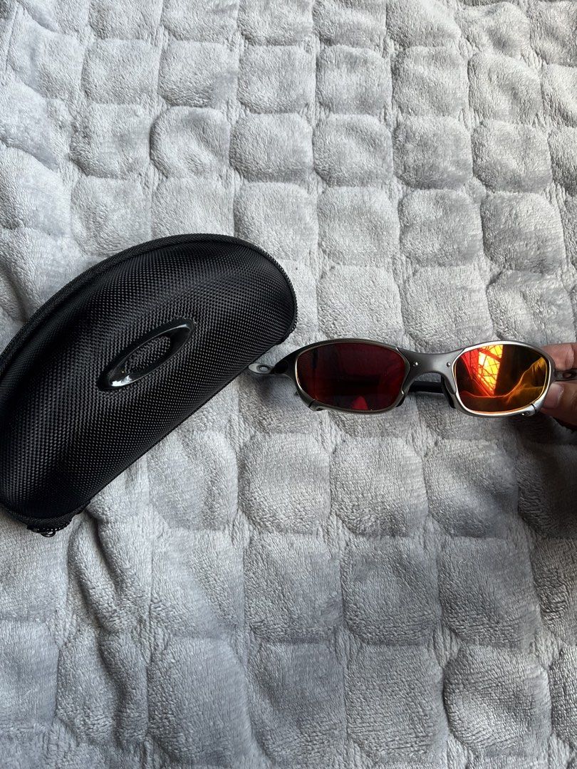 Oakley Juliet Metal (Category: Sunglasses & Eyewear) located in Tacloban City. Submitted by jaredgo (Listing ID 1464617491, Image 1). Description: Reps only.
