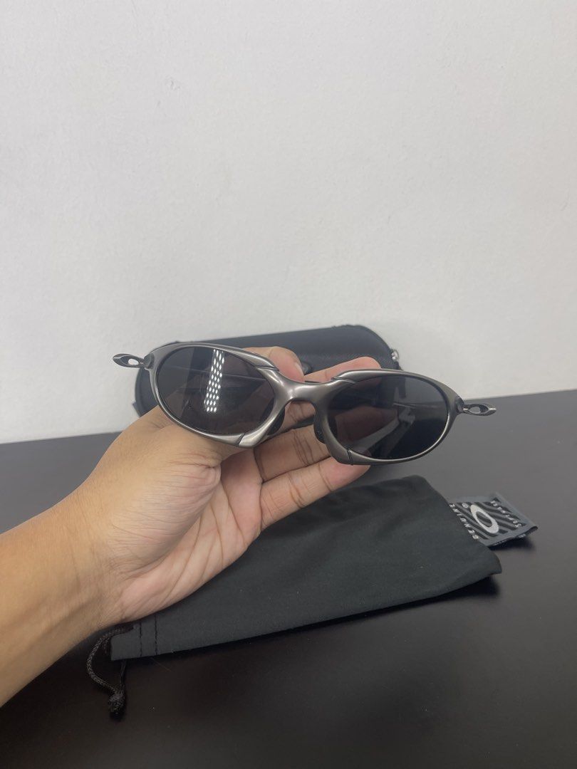 Oakley romeo (Category: Sunglasses & Eyewear) located in Manila. Submitted by mine2ownit (Listing ID 1464600995, Image 2). Description: Brand new metal frame Loc manila Lalamove cod .