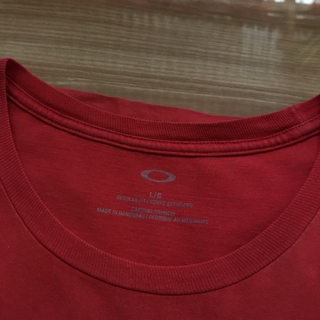 Oakley Spell Out Red Shirt (Category: Tshirts & Polo Shirts ) located in Cebu City. Submitted by whytruekoy (Listing ID 1464608894, Image 3). Description: Oakley Spell Out Red Shirt Authentic Size Large W / 22 L / 29 Excellent.
