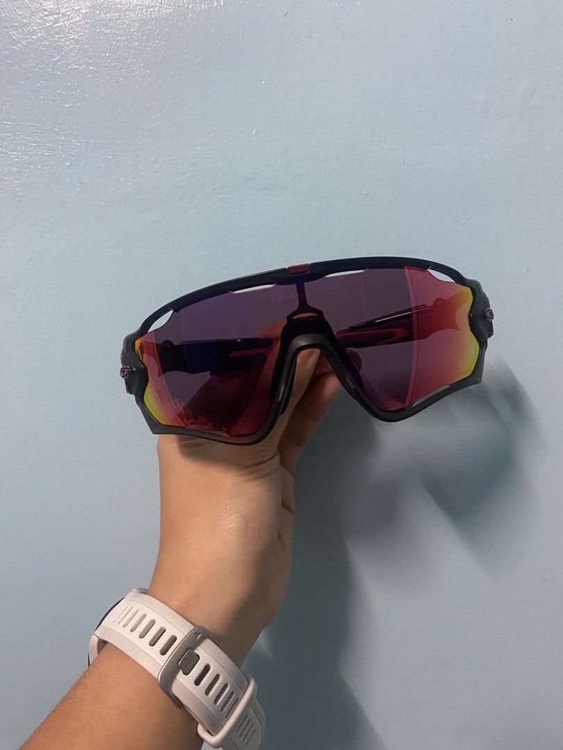 Oakley Sunglasses (Category: Sunglasses & Eyewear) located in Davao. Submitted by genmate (Listing ID 1464614855, Image 3). Description: Oakley Jawbreaker Sunglasses - used once - na buy sa Gibraltar - di na gina use - in good condition - comes with a protective case.