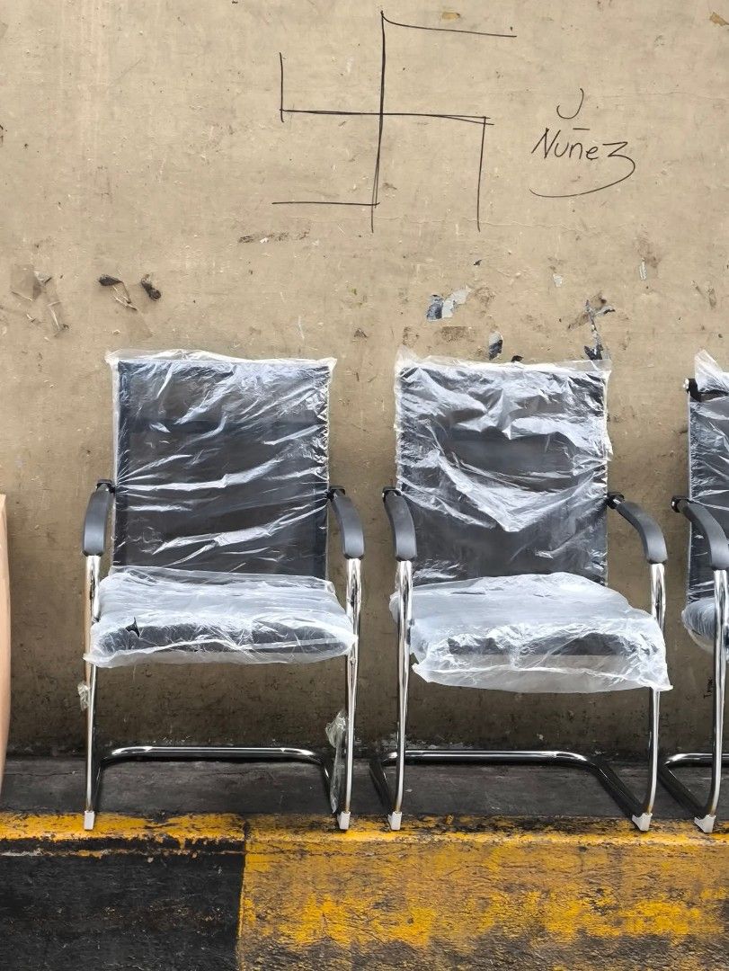 Office chair (Category: Chairs) located in Manila. Submitted by jelai.cybyb (Listing ID 1464700206, Image 1). Description: .