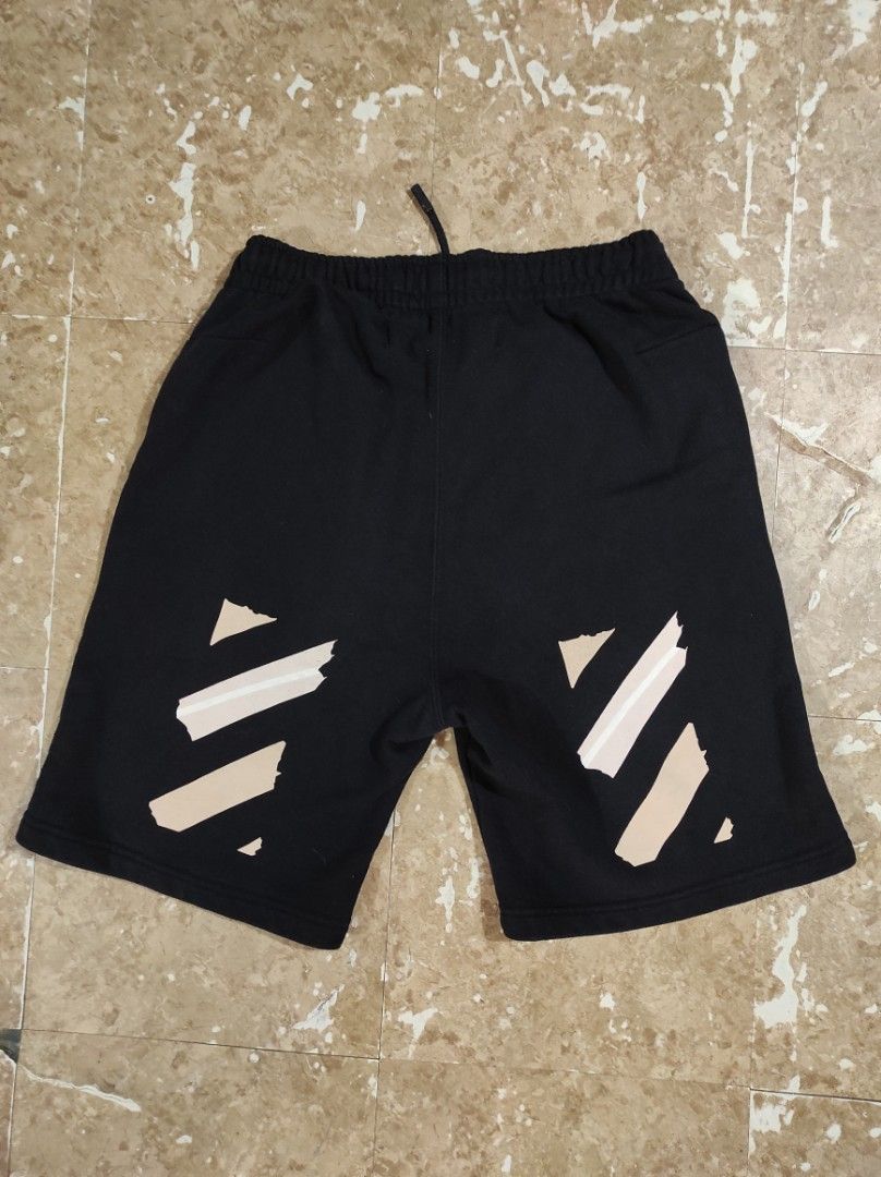 OFF-WHITE SHORT (Category: Shorts) located in Las Pinas. Submitted by jeusmanlangit (Listing ID 1464612715, Image 2). Description: OFF-WHITE SHORT DIMES: W: 30-35 L: 22 NO ISSUE 550 PESOS LANG DM📩.