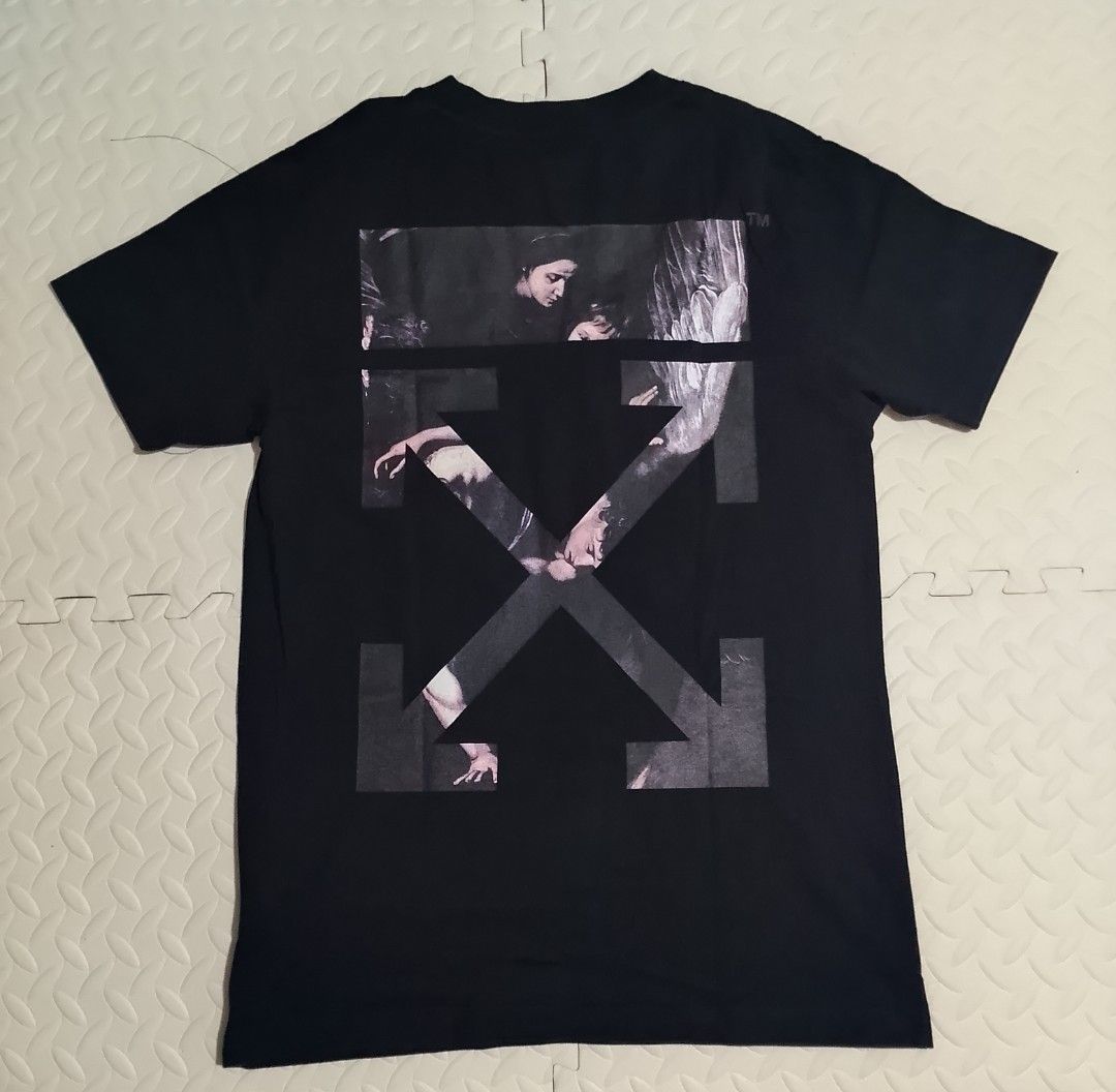 Offwhite tshirt (Category: Activewear) located in Manila. Submitted by modern-market (Listing ID 1464575644, Image 2). Description: offwhite tshirt size:large W:22 L:30 excellent condition no issue.
