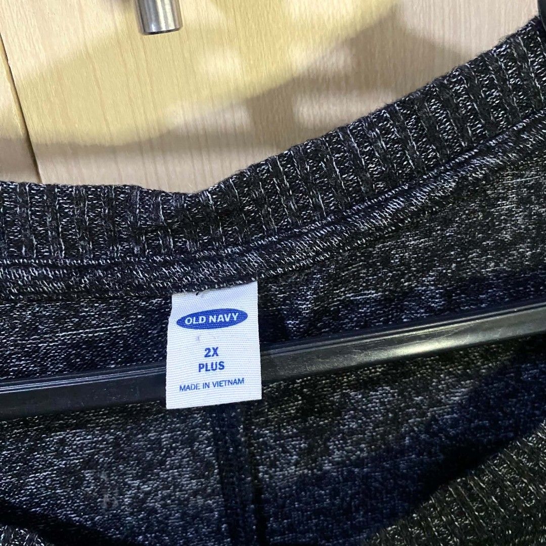 Old Navy (Category: Hoodies) located in Las Pinas. Submitted by modemnl (Listing ID 1464737402, Image 3). Description: Size: 2XL | Color: Acid Gray Soft and comfortable Old Navy men's pullover in a cool acid gray shade. A simple and versatile everyday piece that’s perfect for casual outfits and easy layering. -Soft, comfortable fabric -Easy to pair with jeans, shorts, or joggers -Great for everyday casual wear and layering.