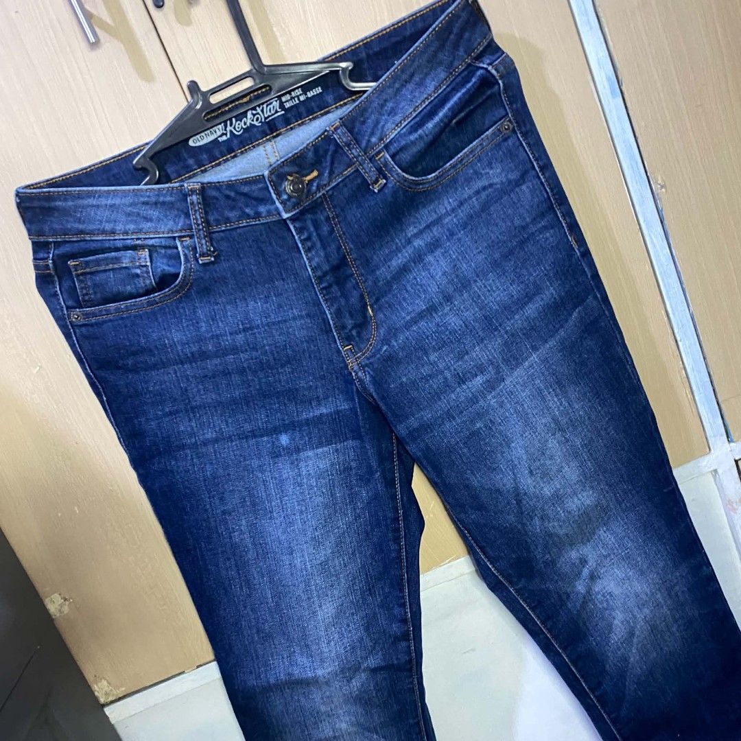 Old Navy Rockstar Mid-Rise Jeans (Category: Jeans) located in Las Pinas. Submitted by modemnl (Listing ID 1464742722, Image 2). Description: Size: 10 Regular / 10 Standard Tag: 165/74A Color: Denim Blue Classic and flattering Old Navy Rockstar jeans featuring a mid-rise fit and comfortable, streamlined silhouette. A versatile everyday pair that’s easy to style with almost any top. -Classic, fitted silhouette -Easy to pair with tops, blouses, swea