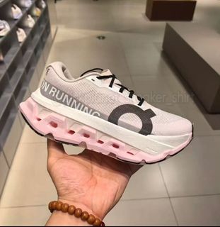 (Category: ) located in . Submitted by pickplanet_sneaker_shirt (Listing ID 1464755864, Image 1). Description: .