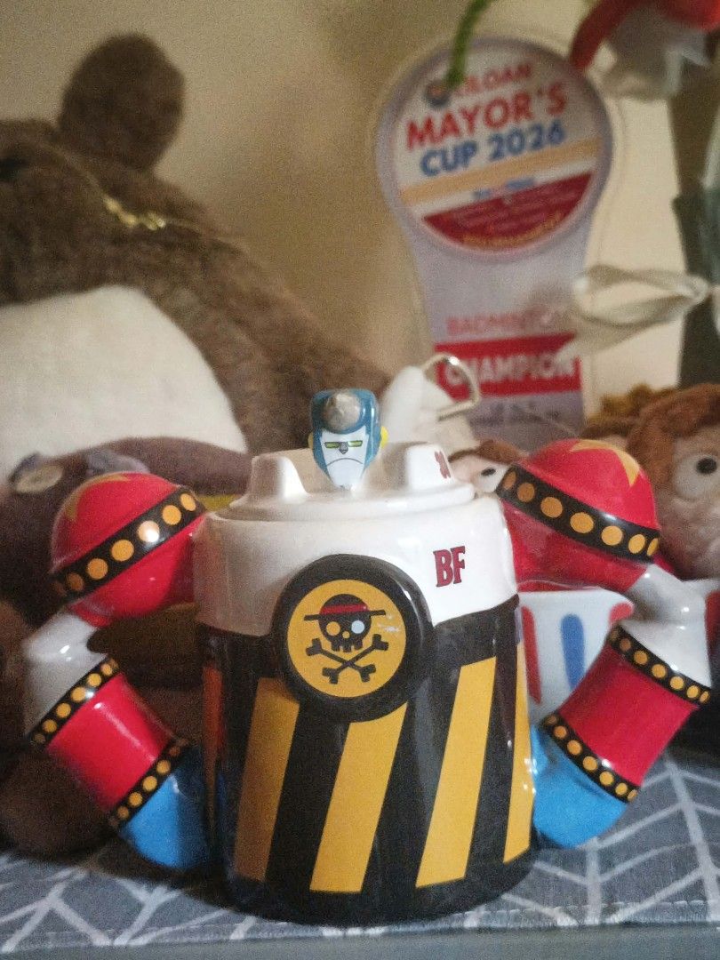 One Piece Merch (Category: Coffee & Tea Tableware) located in Cebu City. Submitted by __sen (Listing ID 1464766386, Image 2). Description: Selling both OP ceramics for only 1300 for both. Franky - 700 Strawhat Bowl - 700 Free 3 pcs OP official folder from Japan. See pics for issues (dents, hairline, chips) Payment first. Preferably Cebu-base para hindi scary yung shipping hihi. 1200 for both for Cebu buyers 💚 MOD: J&T/Maxim MOP: Gcash/ Bank Tran