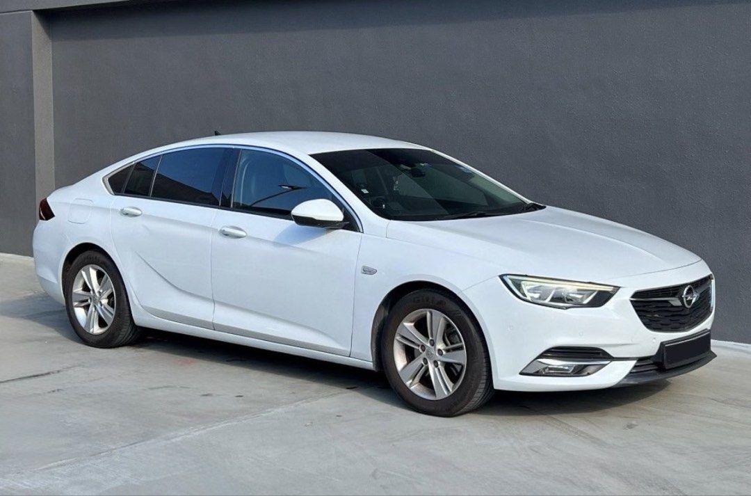 Opel Insignia Grandsport Diesel 1.6 Turbo Enjoy (A) (Category: Used Cars) located in Singapore. Submitted by darren.lee.h.w (Listing ID 1464695455, Image 2). Description: Selling due to upgrade for bigger family Apple Carplay/Android Auto, BOSE sound system, Rear aircon, Reverse camera with sensors. 1.6L twin cam turbo diesel. 6speed automatic. 134bhp 320nm torque. Traction control. Traction control. 6 airbags. Keyless entry with push start. .