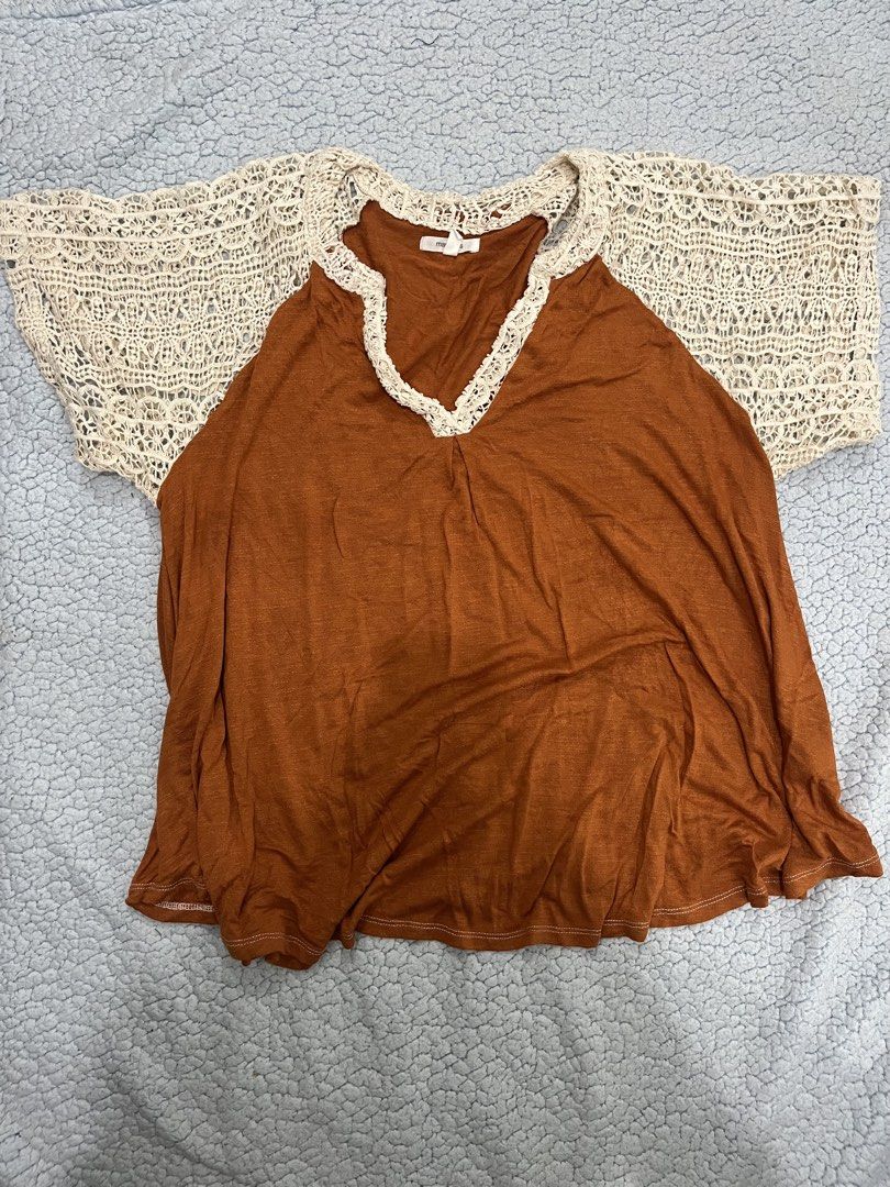 Orange blouse (Category: Blouses) located in Manila. Submitted by leola_ (Listing ID 1464710717, Image 1). Description: .