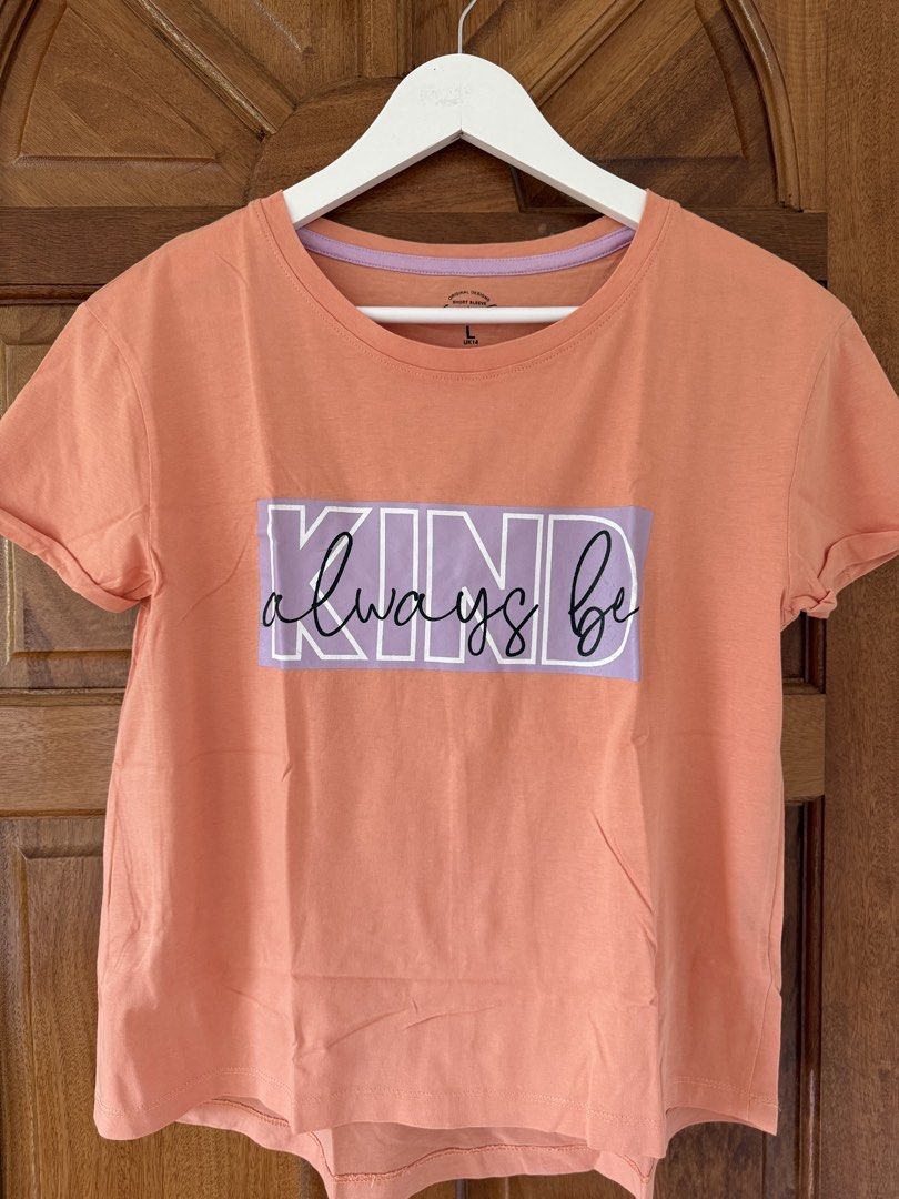 Orange Graphie Tee Shirt (Category: Shirts) located in Naga. Submitted by sbcookieee (Listing ID 1464706267, Image 1). Description: .