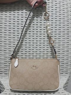 (Category: ) located in . Submitted by jecelstylebags (Listing ID 1464616414, Image 1). Description: .