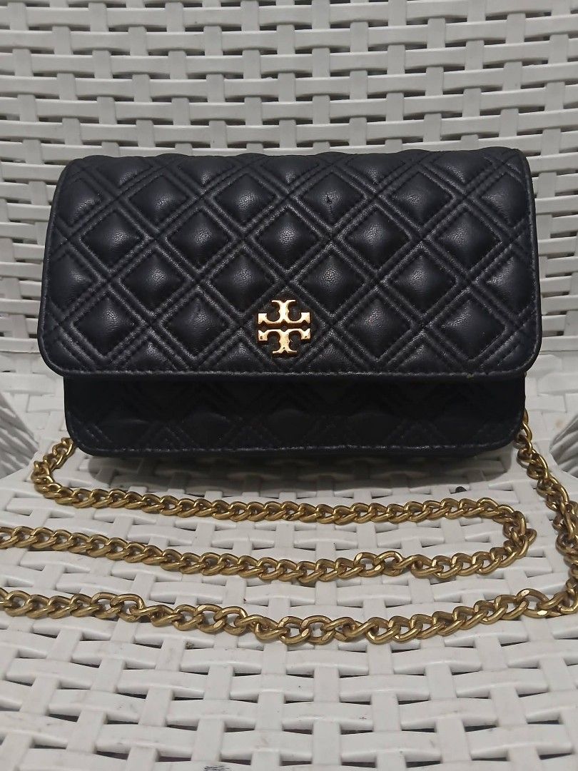 ORIG TORY BURCH QUILTED WOC🔥❤️ (Category: Activewear) located in Manila. Submitted by jecelstylebags (Listing ID 1464618032, Image 1). Description: ORIG TORY BURCH QUILTED WOC🔥❤️.