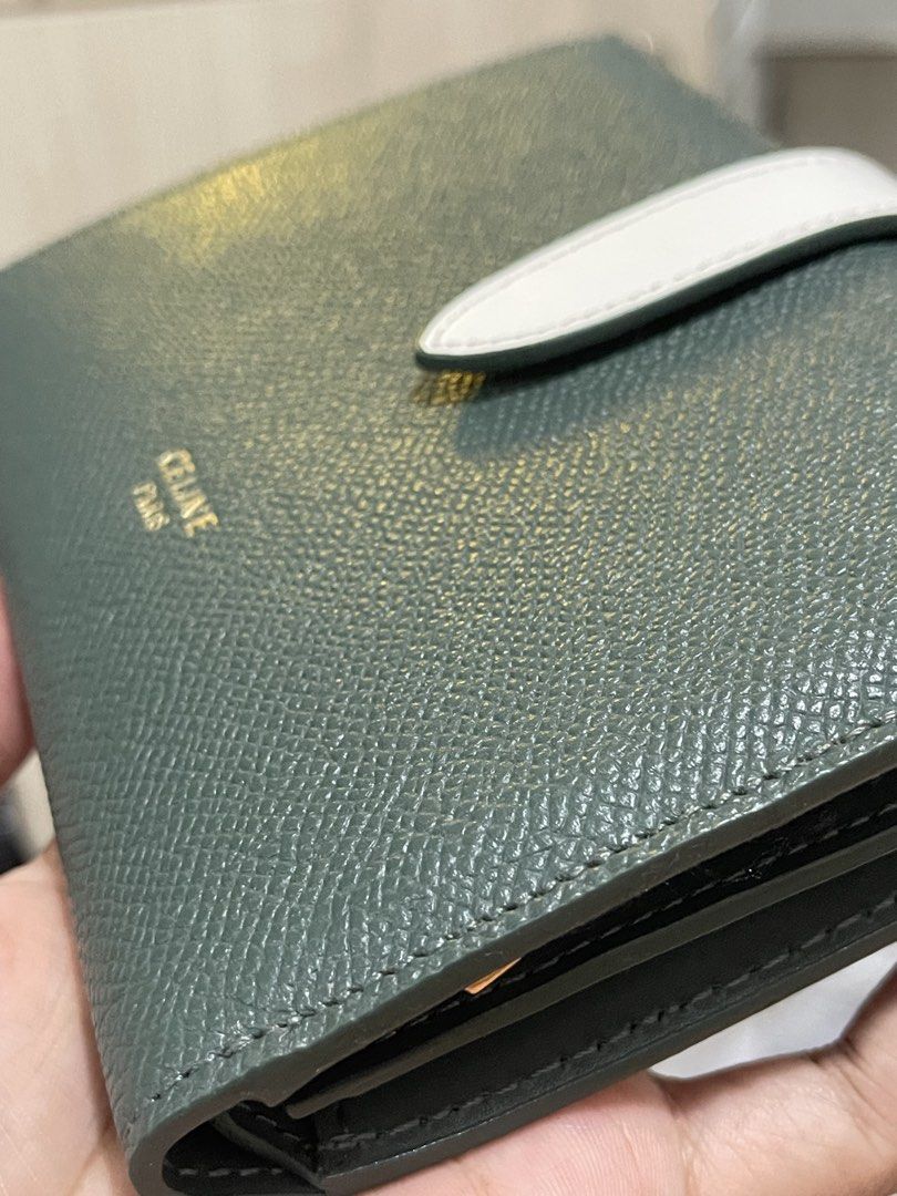 Original Celine leather bifold wallet (Category: Wallets & Card holders) located in Cabiao. Submitted by imeon13 (Listing ID 1464726619, Image 3). Description: like new no flaws authentic celine.