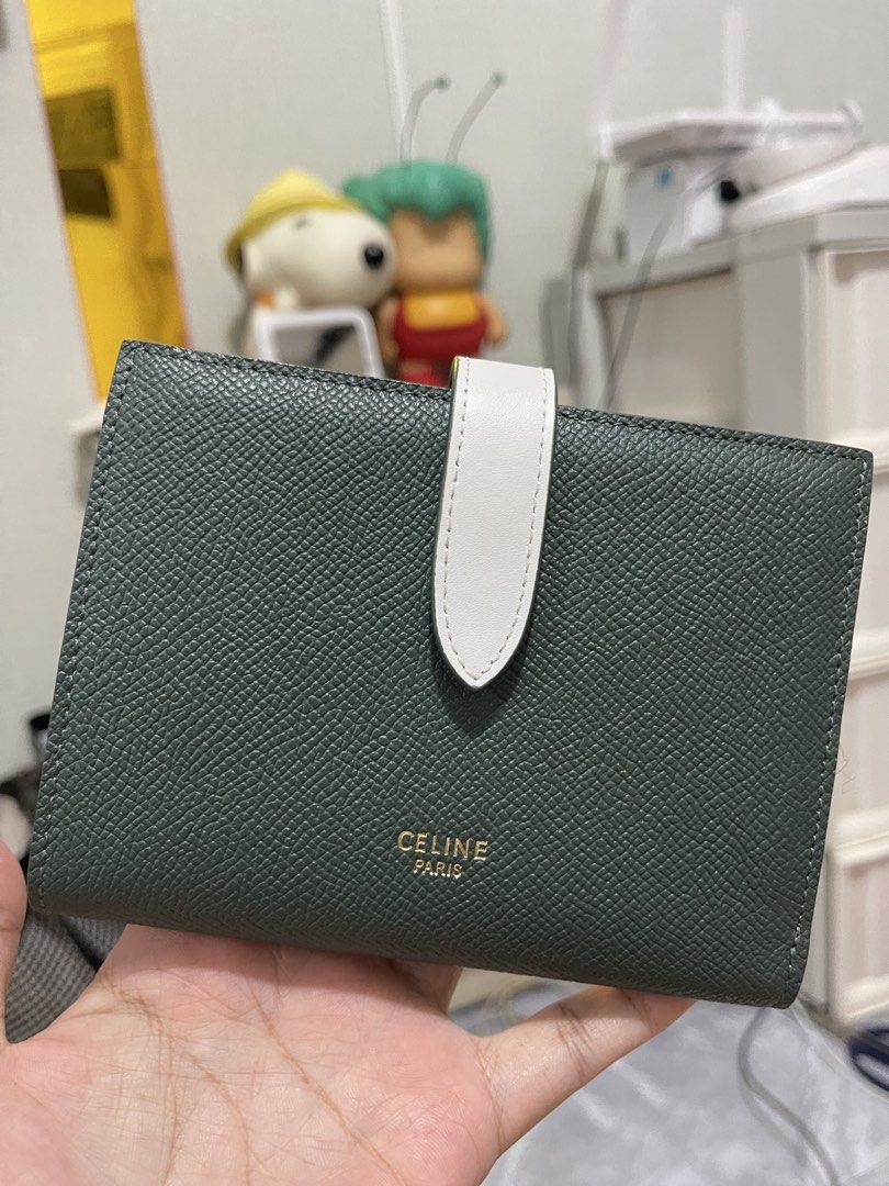 Original Celine leather bifold wallet (Category: Wallets & Card holders) located in Cabiao. Submitted by imeon13 (Listing ID 1464726619, Image 1). Description: like new no flaws authentic celine.