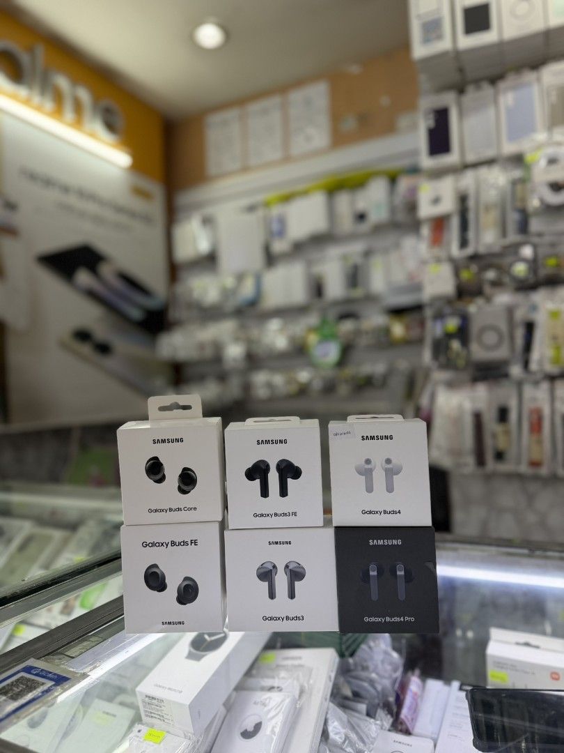 Original Galaxy Buds Brandnew (Category: Earphones) located in San Juan City. Submitted by rjean02 (Listing ID 1464631404, Image 1). Description: original Brandnew sealed PM s price.