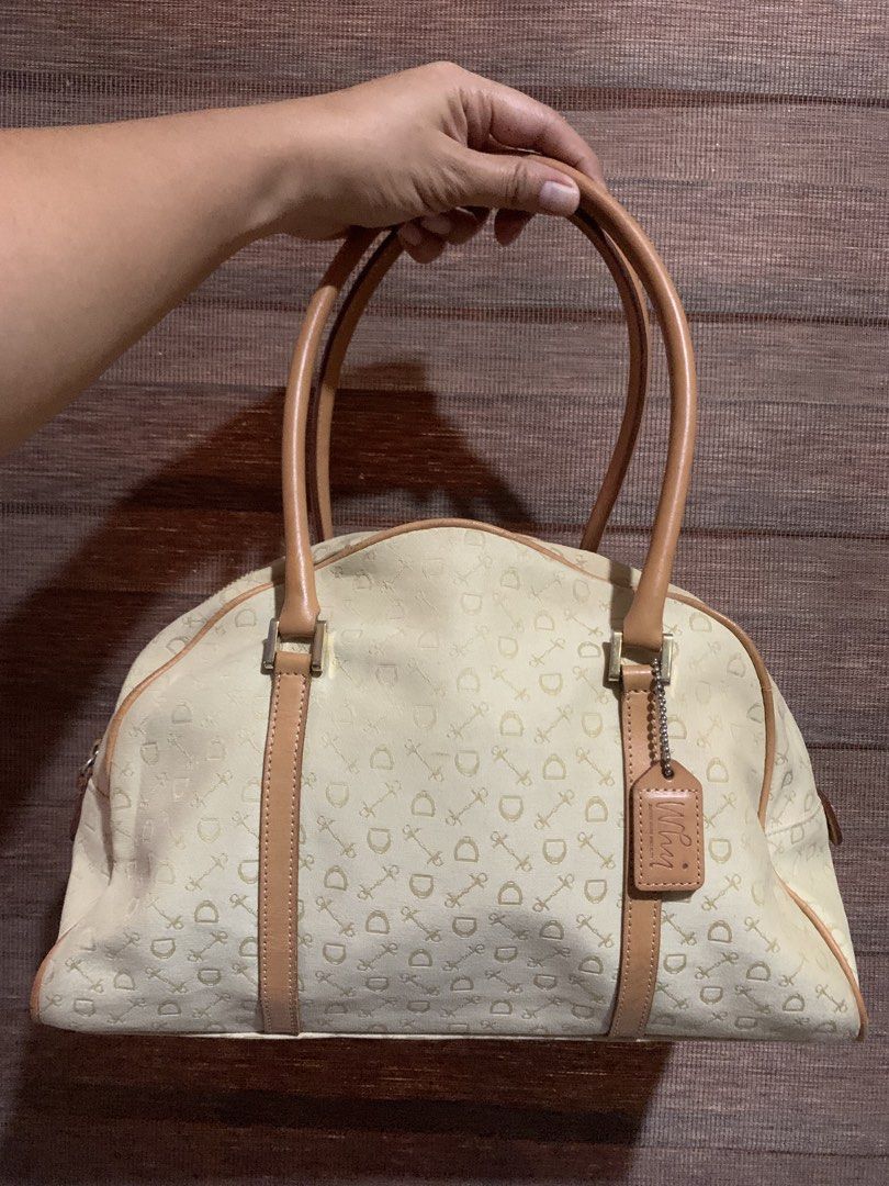 Original Why Shoulder Bag (Category: Shoulder Bags) located in Aliaga. Submitted by ukaybags2428 (Listing ID 1464578187, Image 1). Description: Medium Need wash Maganda p to ganda ng leather at canvass.