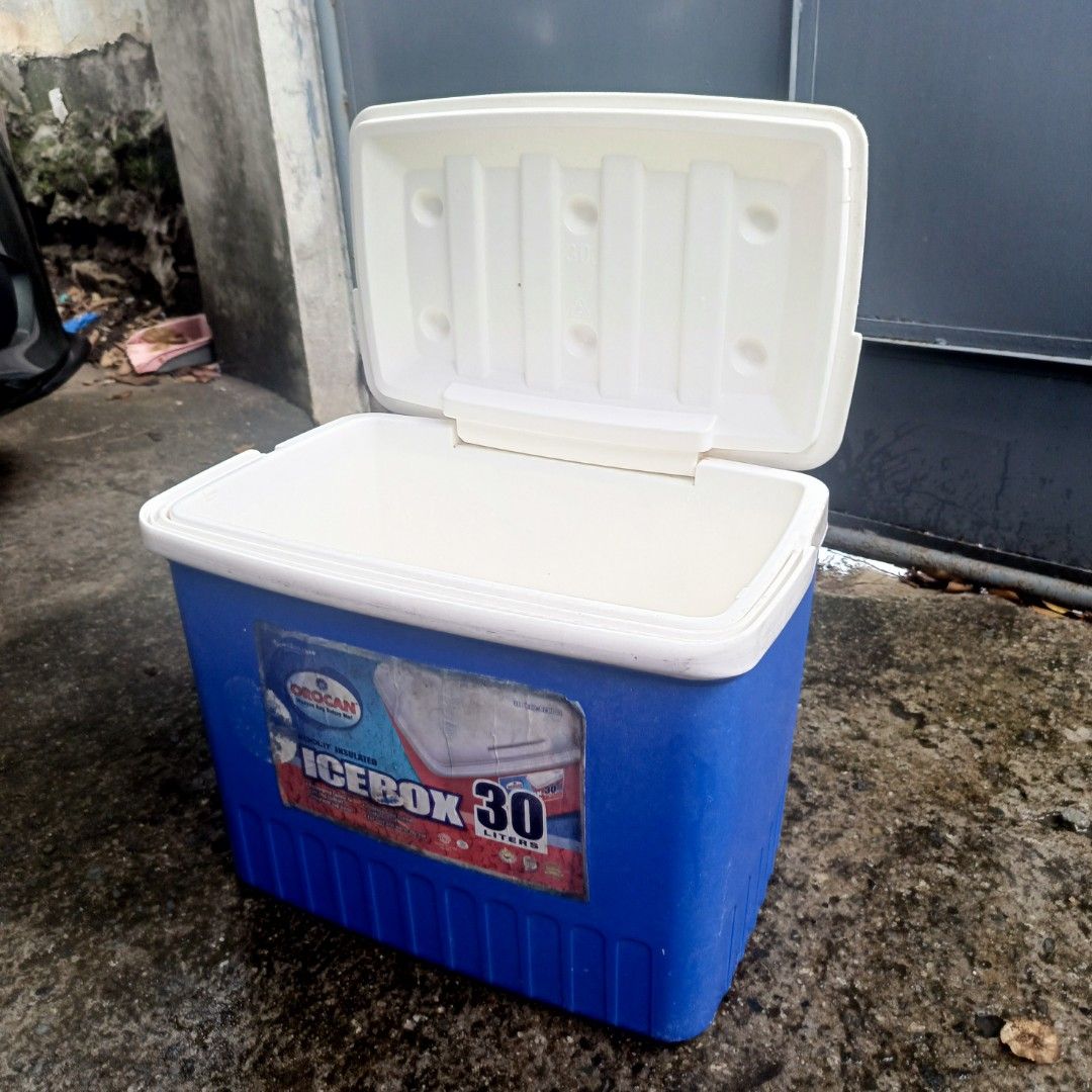 Orocan Icebox (Category: Outdoor Furniture) located in Mandaluyong City. Submitted by andong29 (Listing ID 1464575810, Image 2). Description: OROCAN ICEBOX 30 LITERS Dimension already posted at the picture Mandaluyong area.