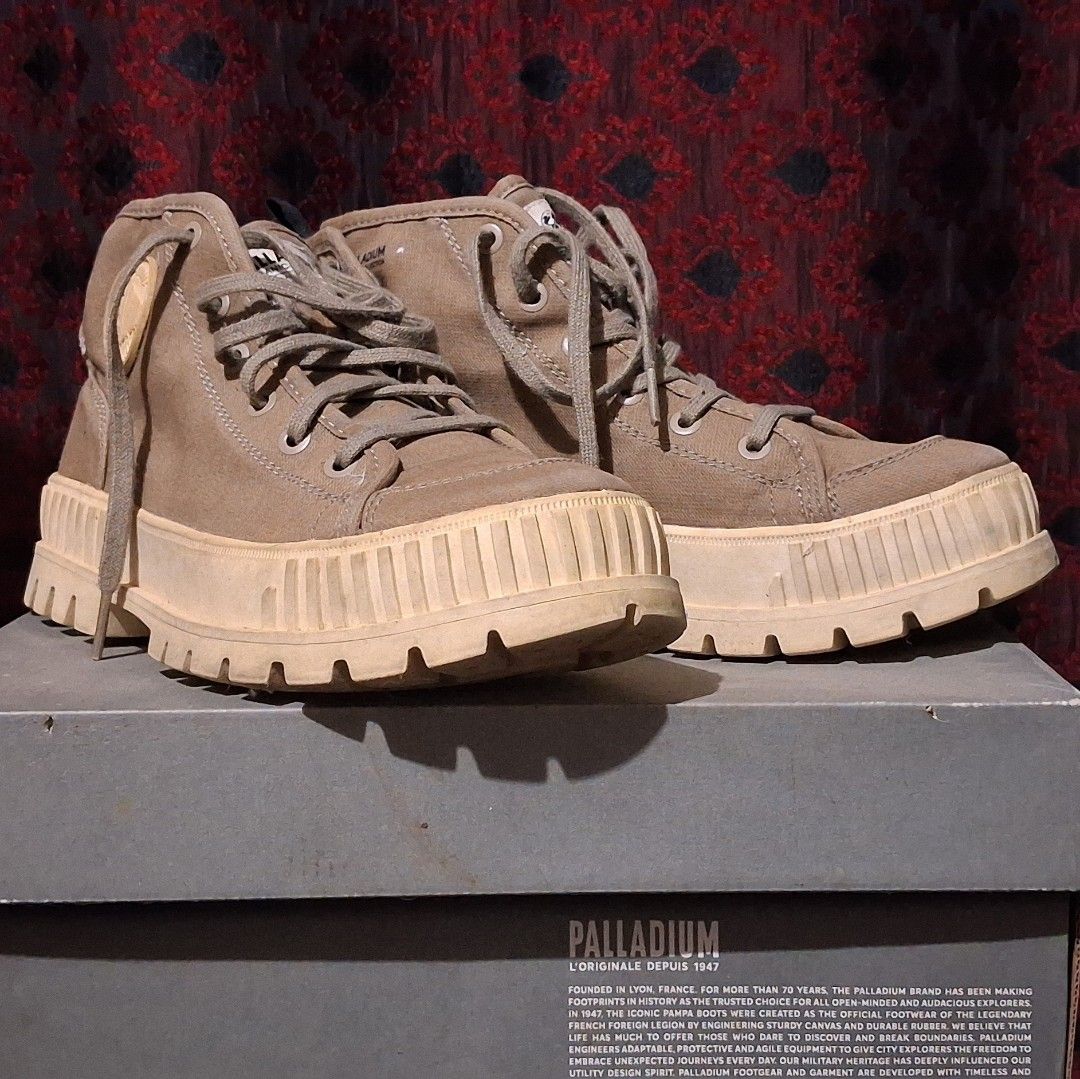 Palladium Organic Collection Boots (Category: Boots) located in Manila. Submitted by attic_avice (Listing ID 1464586472, Image 1). Description: - Palladium boots from the Organic Collection - Size: 40 EU | US Male - 7, Women - 8 - Material: Canvas upper - Sole: Chunky rubber sole - Closure: Lace-up - Ideal for: Everyday wear and outdoor adventures - Origin: Made in China.