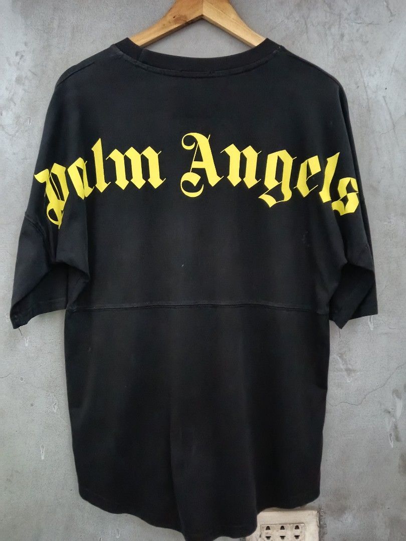 PALM ANGELS (Category: Tshirts & Polo Shirts ) located in Masbate. Submitted by arielagost83627 (Listing ID 1464615835, Image 1). Description: Color Rate: 9.6/10 Dimes: 23x27 Issue: Need Wash Excellent Condition.