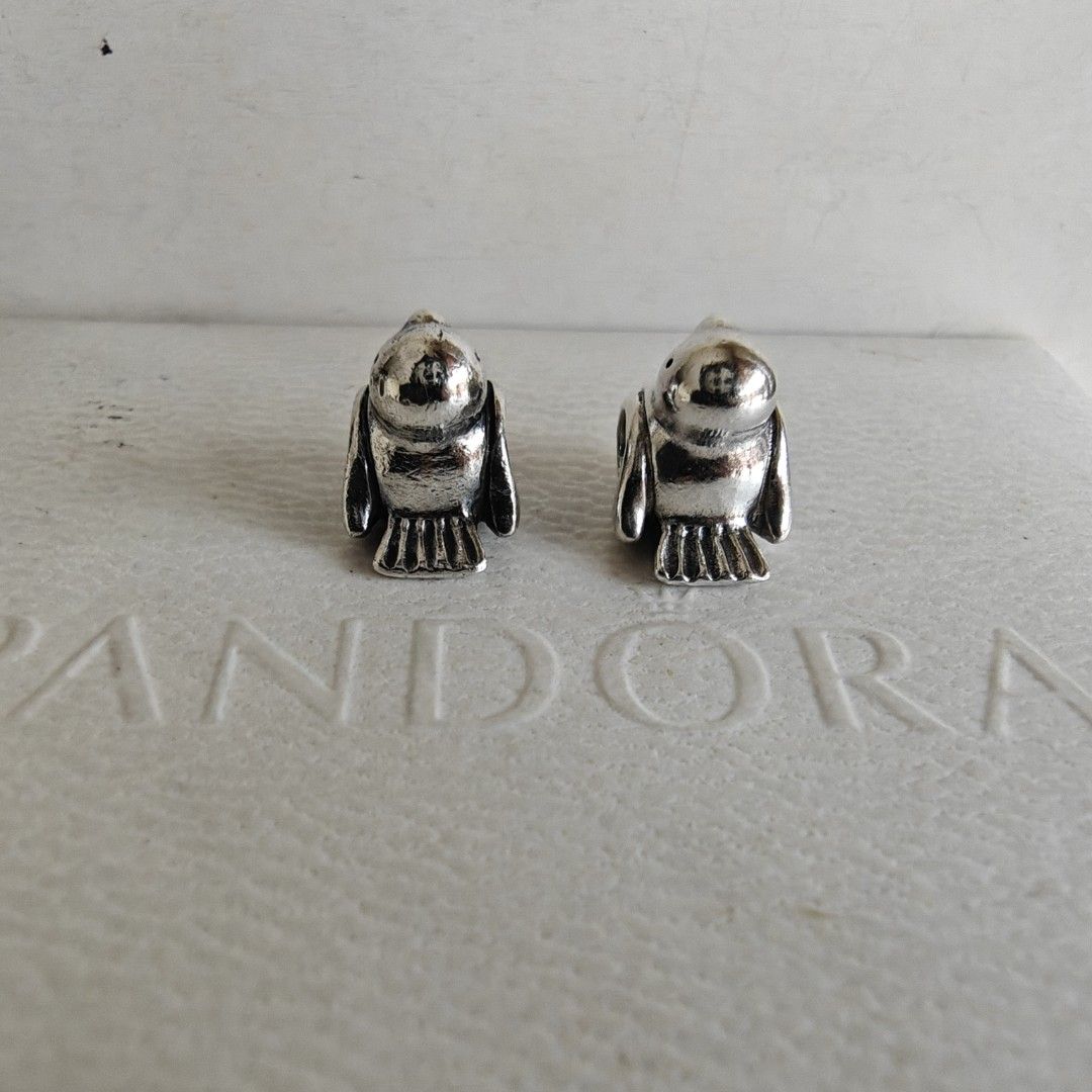 Pandora silver bird charm (Category: Charms) located in Makati City. Submitted by ly12eb (Listing ID 1464593614, Image 3). Description: Authentic Excellent condition Price for 1.