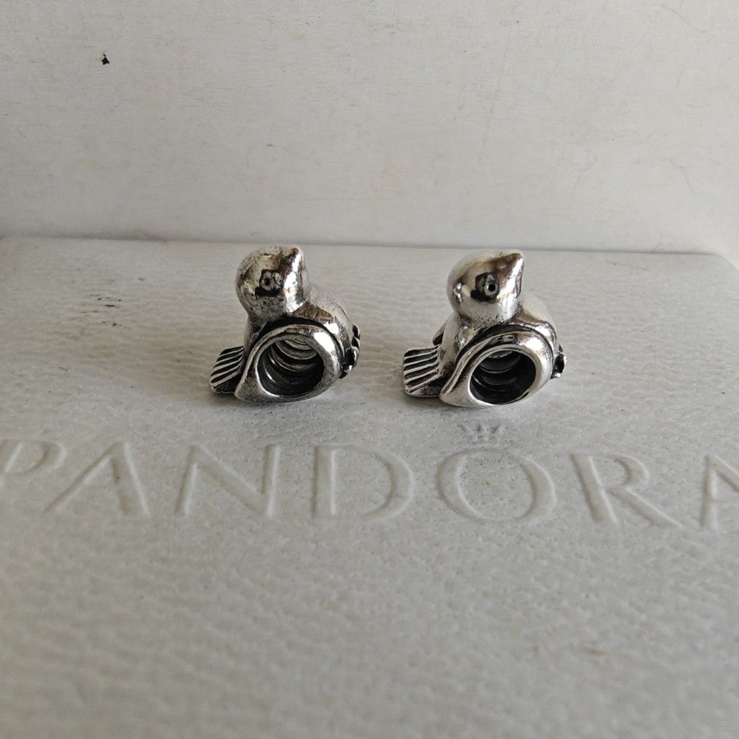 Pandora silver bird charm (Category: Charms) located in Makati City. Submitted by ly12eb (Listing ID 1464593614, Image 2). Description: Authentic Excellent condition Price for 1.