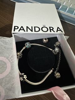(Category: ) located in . Submitted by curatedcloset9200 (Listing ID 1464693848, Image 1). Description: .