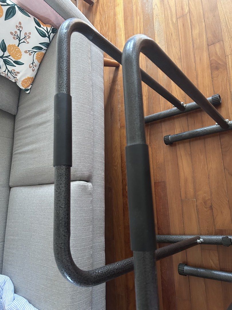 Parallel bars (Category: Cardio & Fitness Machines) located in Singapore. Submitted by salegenes (Listing ID 1464633309, Image 2). Description: Good condition parallel bars . No use to my son , thus selling them . Collect 612 Bedok reservoir road Or Add minimum for delivery 🚚 .