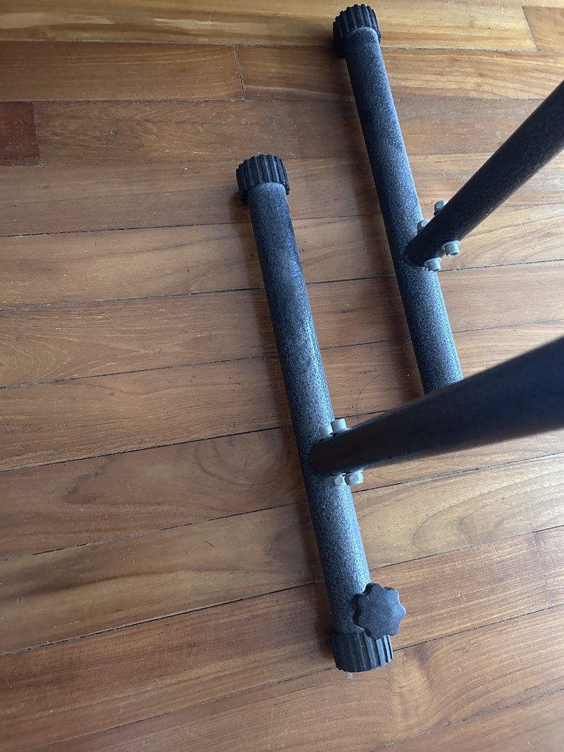 Parallel bars (Category: Cardio & Fitness Machines) located in Singapore. Submitted by salegenes (Listing ID 1464633309, Image 4). Description: Good condition parallel bars . No use to my son , thus selling them . Collect 612 Bedok reservoir road Or Add minimum for delivery 🚚 .