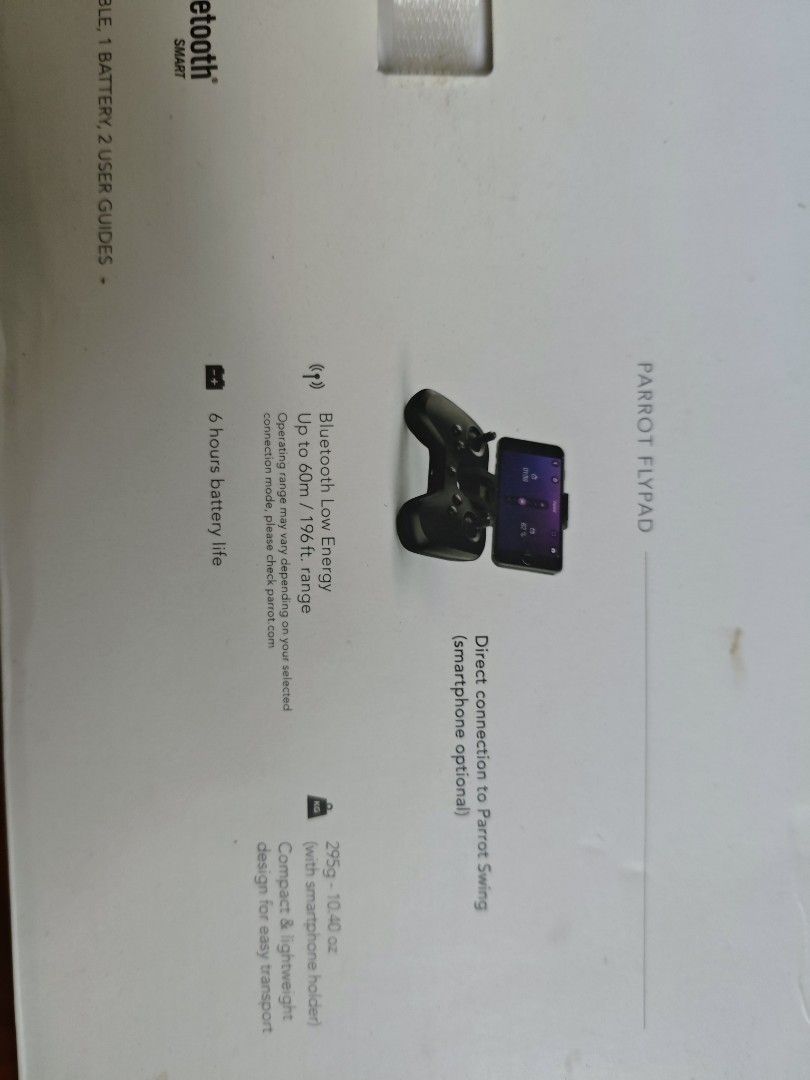 Parrot Mambo FPV 無人機 （分類：航拍）位於 Hong Kong。 由 bennhoo 提交（商品編號 1464633261，圖片 3）。簡介： 法國 Parrot Mambo FPV 無人機，全新貨品紙盒未開過，可以飛又可以玩。跟埋個控制器同手機夾，好方便。睇落幾好玩，適合新手或者想試下玩無人機嘅朋友。只限沙田石門站交收及只收現金。
