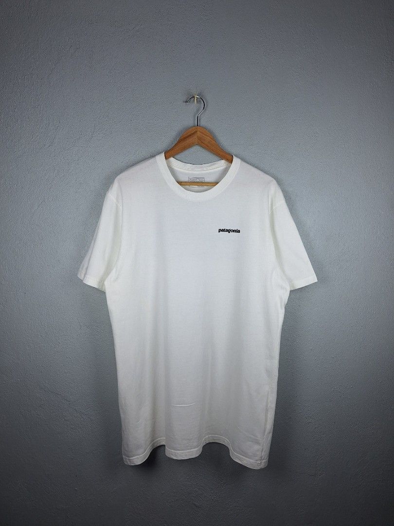 Patagonia White T-Shirt (Category: Tshirts & Polo Shirts ) located in Sibulan. Submitted by studioxano (Listing ID 1464618352, Image 2). Description: Patagonia White T-Shirt -P750 + SF Size L length 31 / Width 22 excellent condition 9.5/10 color rate no issue Loc: Dumaguete city.