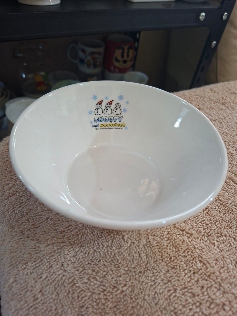Peanuts Snoopy Winter themes Bowl (Category: Dinnerware & Cutlery) located in Consolacion. Submitted by luxekerei (Listing ID 1464674525, Image 1). Description: - a Peanuts Snoopy winter-themed bowl, which was released as a limited-edition promotional novelty item by KFC Japan around 2008..
