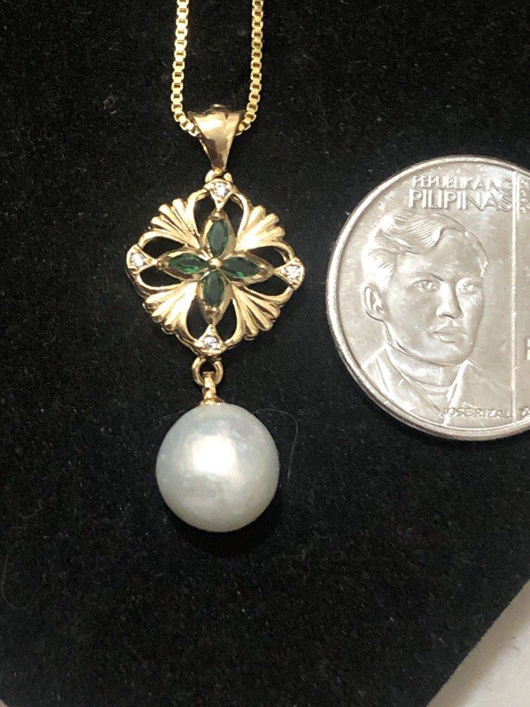 Pearl Necklace simple (Category: Necklaces) located in Quezon City. Submitted by thestoreofhappinessph (Listing ID 1464735443, Image 2). Description: This is simple elegant pearl necklace sea pearl with emerald colored crystals MOP GCASH SHIPS VIA JNT ONLY NO COD sf INCLUDED WITH PRICE .