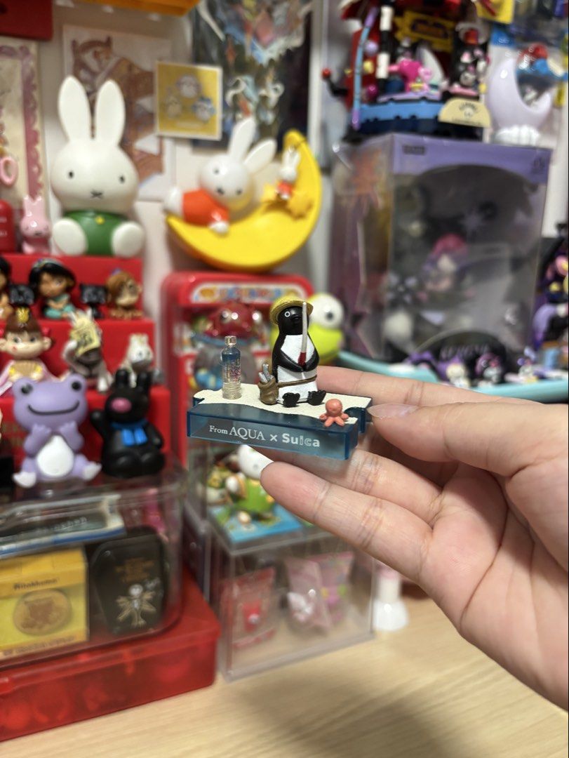 Penguin Figure (Category: Other Merchandise) located in Caloocan City. Submitted by meowietrinkets (Listing ID 1464753252, Image 1). Description: .