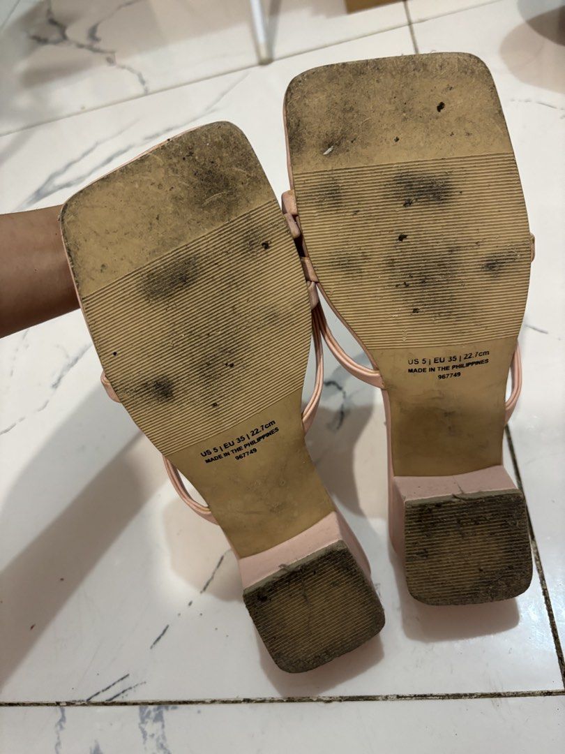 Penshoppe Sandals (Category: Sandals) located in Quezon City. Submitted by den.declutters (Listing ID 1464579880, Image 2). Description: .