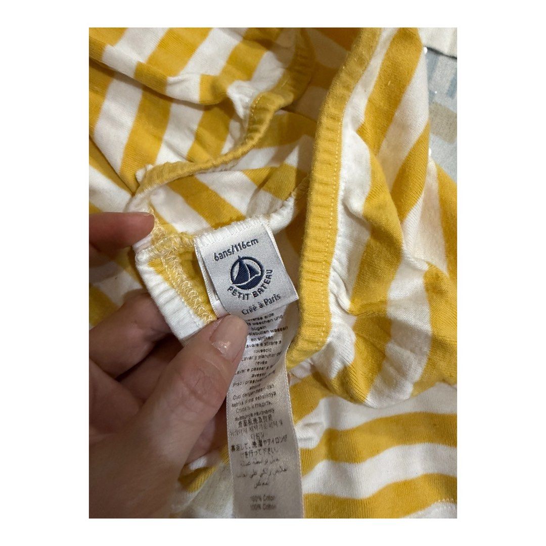 Petit Bateau set (Category: Babies & Kids Fashion) located in Lipa City. Submitted by lifestyled (Listing ID 1464677165, Image 3). Description: Petit Bateau set Size 6 Top-Aa- 13” L- 17” Bottom- W-8” L-9.5” Color rate 81/10 💯 Authentic.