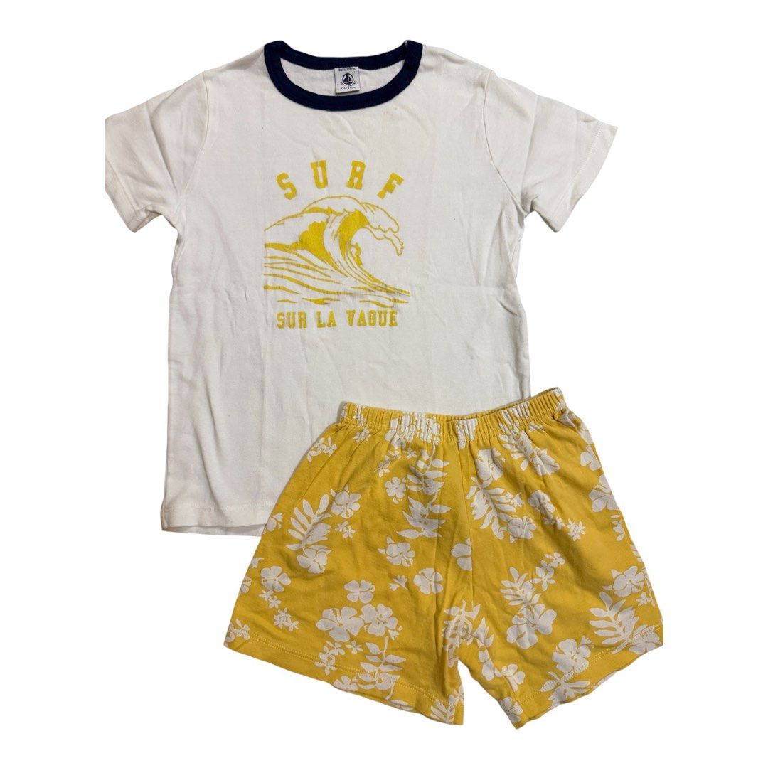 Petit Bateau surf set (Category: Babies & Kids Fashion) located in Lipa City. Submitted by lifestyled (Listing ID 1464678069, Image 2). Description: Petit Bateau surf set Size 8 Top-Aa- 13.5” L- 18” Bottom- W-8” L-10.6” Color rate 81/10 💯 Authentic.