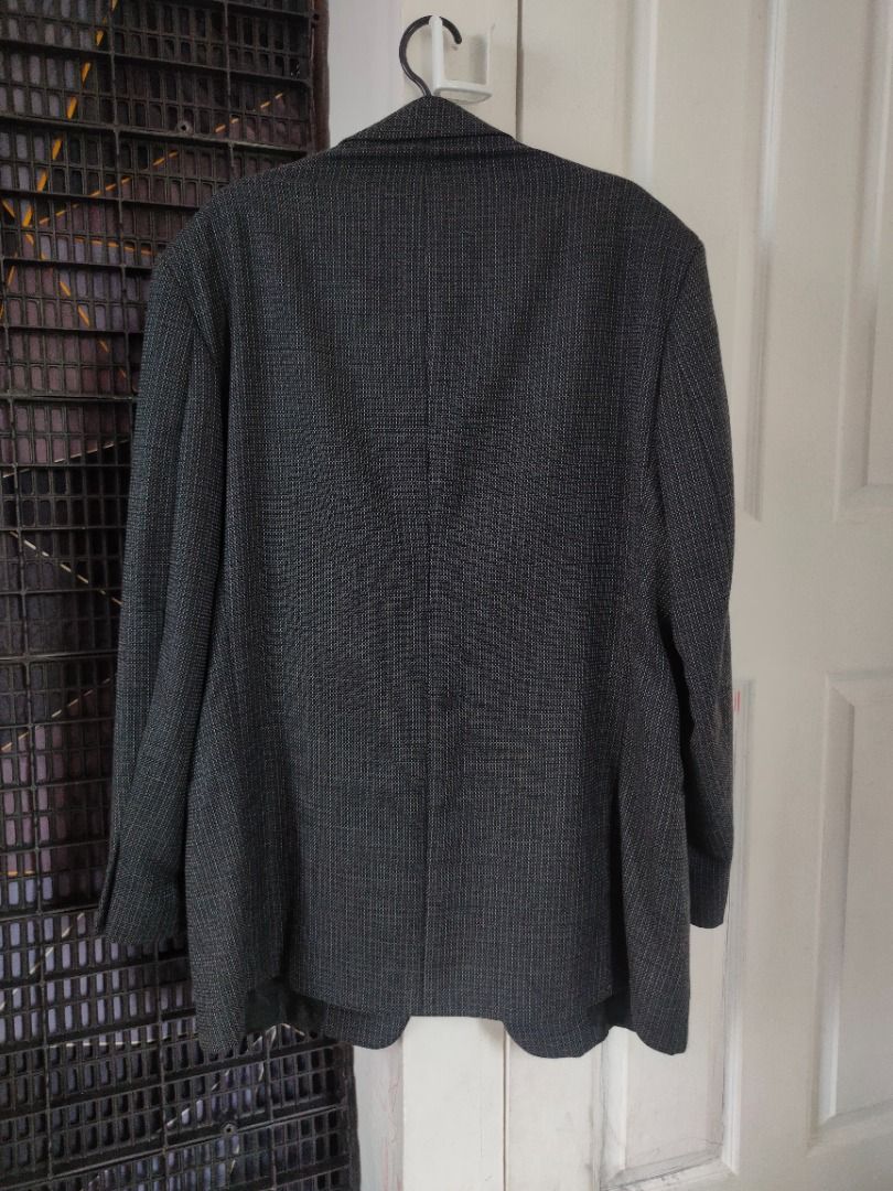 Pierre Cardin Wool Blazer - Large (Category: Coats, Jackets and Outerwear) located in Dasmarinas. Submitted by acesteve (Listing ID 1464615608, Image 2). Description: Size in inches: 23 width 33 length No issues or alterations Loc: Dasma Cavite MOP: Gcash.