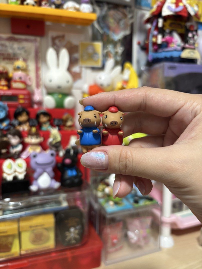 Pig Figures (Category: Other Merchandise) located in Caloocan City. Submitted by meowietrinkets (Listing ID 1464748781, Image 2). Description: 50 set per photo.