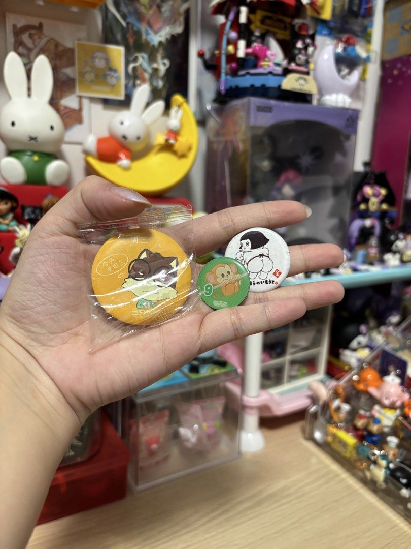 Pin Set (Category: Other Merchandise) located in Caloocan City. Submitted by meowietrinkets (Listing ID 1464750563, Image 1). Description: .