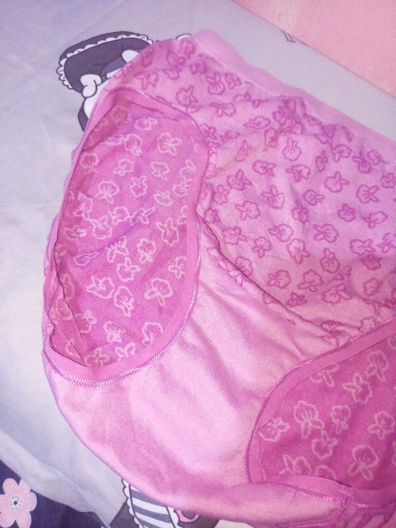 Pink Floral Panty Size: Medium (Category: Undergarments & Loungewear) located in Navotas City. Submitted by vanilla_sandalwood (Listing ID 1464701730, Image 3). Description: -Brand: Fruit of the loom -floral design -Size: 6 on Tag -Like New -Nylon Spandex.