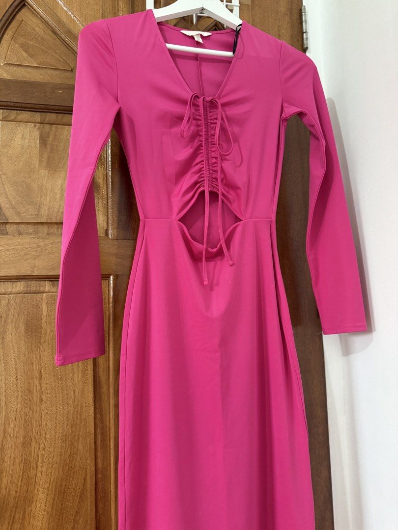 Pink H&M Long Dress (Category: Evening dresses & gowns) located in Naga. Submitted by sbcookieee (Listing ID 1464711119, Image 1). Description: .
