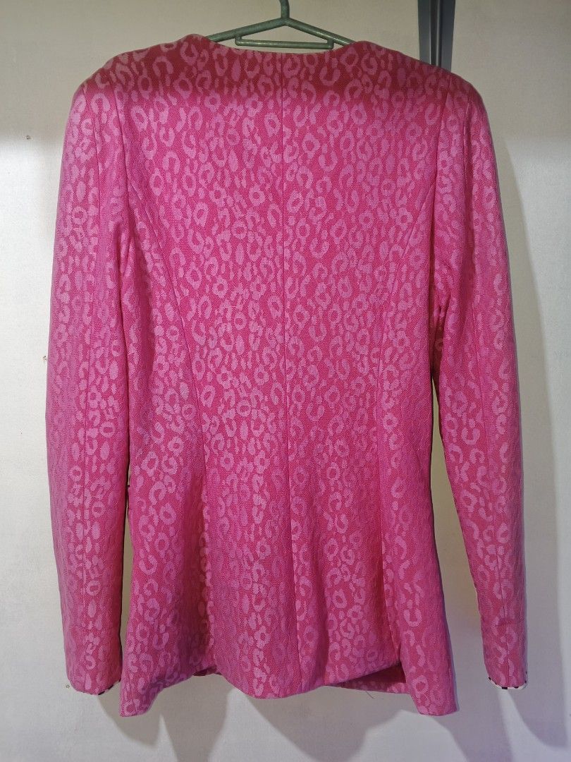 Pink Leopard Print Blazer Jacket (Category: Coats, Jackets and Outerwear) located in Manila. Submitted by mauve_777 (Listing ID 1464623811, Image 2). Description: - Eye-catching bright pink blazer - Features a playful leopard print - Single button closure for a sleek look - Two functional front pockets - Fully lined for comfort and a polished finish - Instantly elevates any outfit with a sharp, stylish touch.