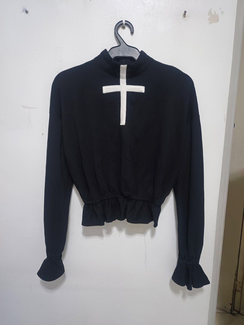 PINK SAVIOR (Category: Longsleeves) located in Dasmarinas. Submitted by jessputrages (Listing ID 1464744951, Image 1). Description: For sale PINK SAVIOR Excellent condition 400 plus shipping Pm for more detail.