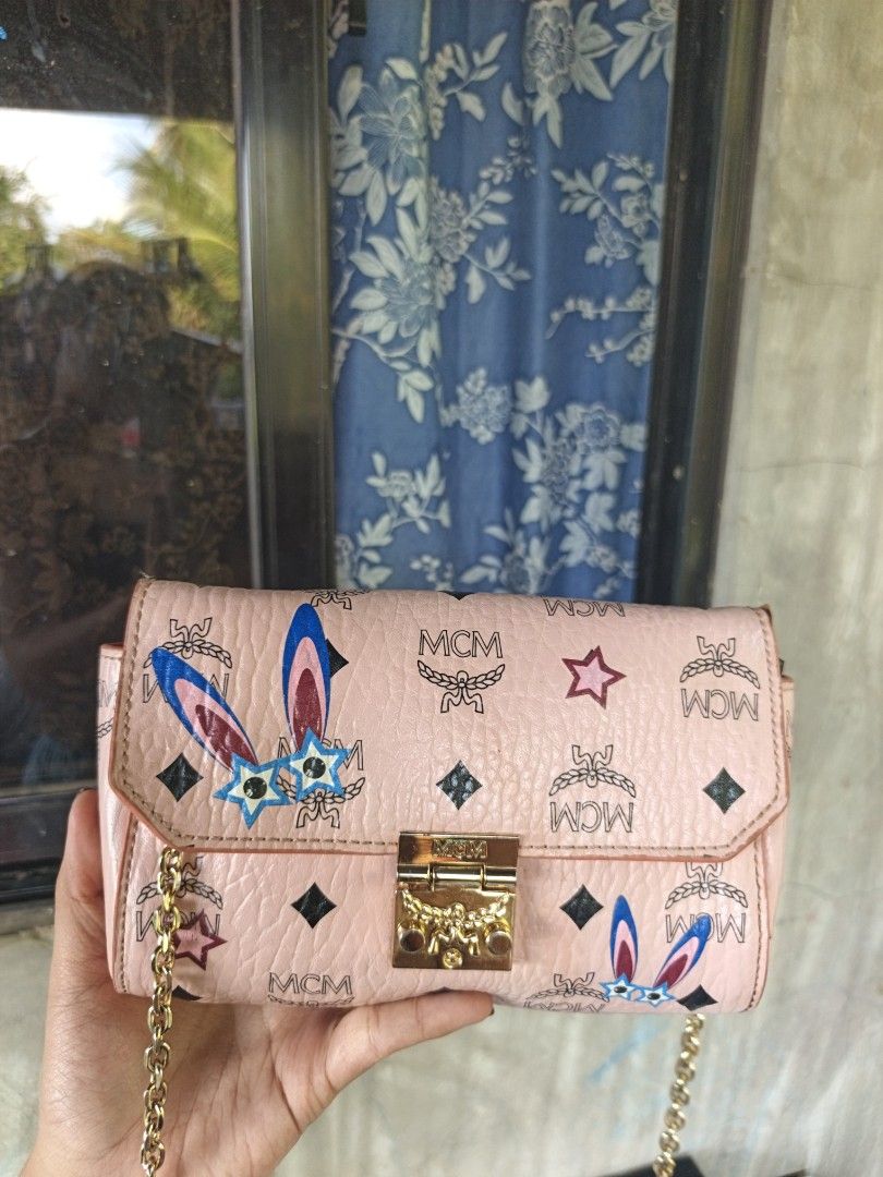 Pink sling bag (Category: Cross-body Bags) located in Manila. Submitted by ukay-ukaybylyn (Listing ID 1464643737, Image 1). Description: nasa last pic ang flaws need lang idikit small size kasya naman ang phone.