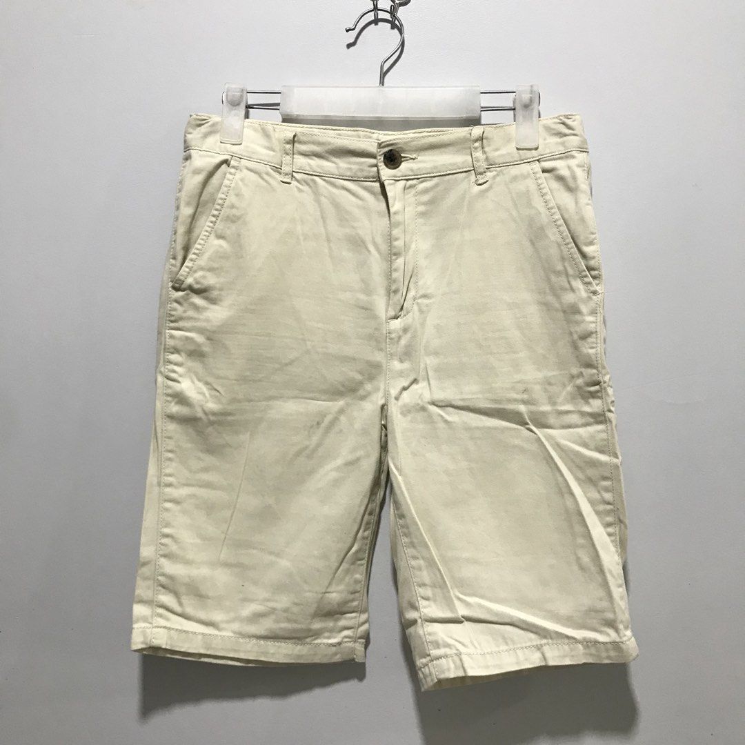 PLACE Cream Bermuda | Jorts (Category: Shorts) located in Cavite. Submitted by tanya.valentin (Listing ID 1464693298, Image 1). Description: - 30 Waistline - 19 Length.
